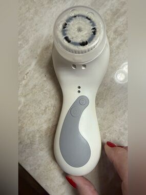 Clarisonic Facial Cleansing Brush - 3 Speed